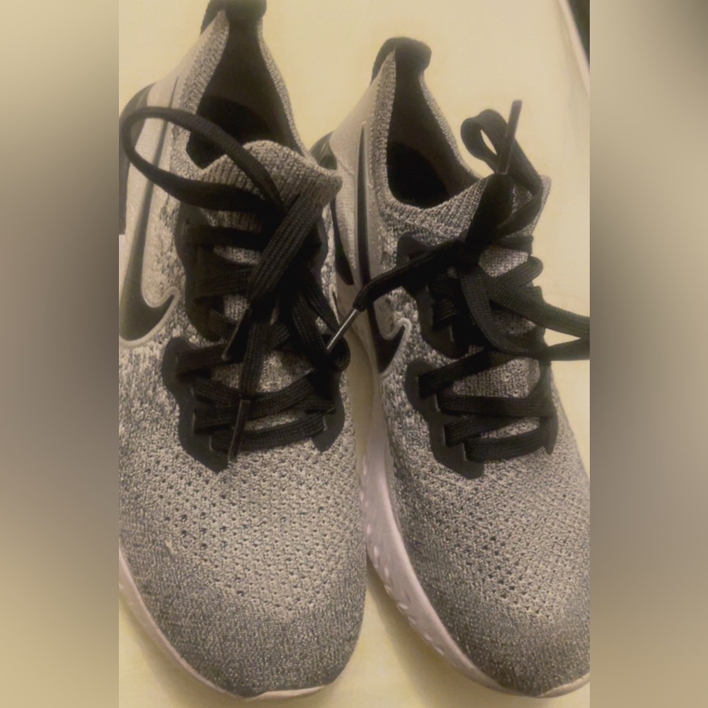 Nike shoes 👟 👟👟